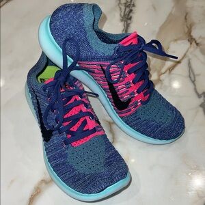 NEW-Nike Women's Multicolor Flyknit Sneakers!